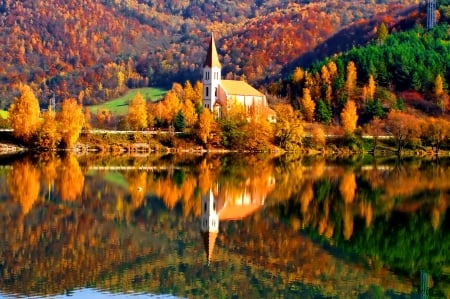 Autumn reflections - slope, autumn, lake, mountain, colorful, shore, reflections, forest, beautiful, island