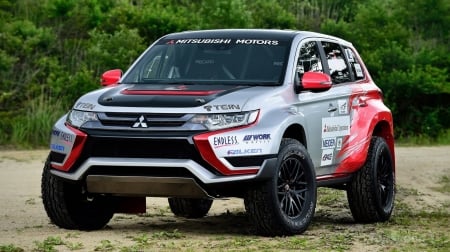 2016-Mitsubishi-Outlander-PHEV-Baja-Race-Car.