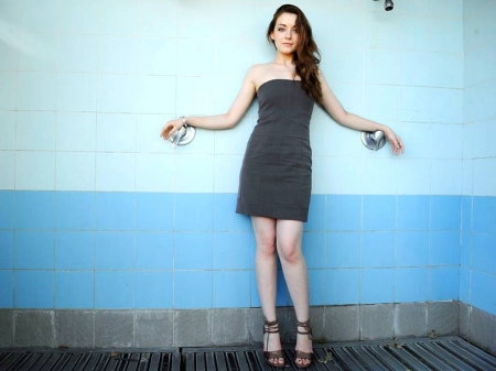 Sarah Bolger - legs, beautiful, dress, Sarah Bolger, actress, Sarah, 2015, model, Bolger, heels, wallpaper