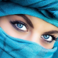 blue eyed girl