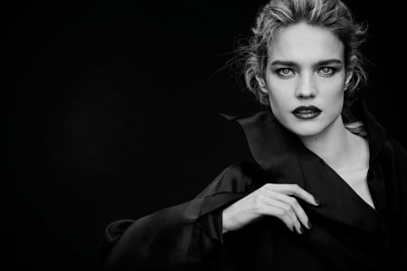 Natalia Vodianova - white, natalia vodianova, black, model, bw, girl, woman