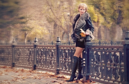 The pretty in Autumn - girl, cute, pretty, autumn