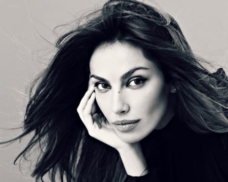 Madalina Ghenea - white, black, model, bw, romanian, girl, madalina ghenea, woman