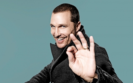 Matthew McConaughey - hand, blue, man, actor, smile, matthew mcconaughey