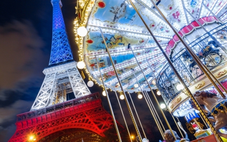 Le Tour Eiffel - carousel, white, france, red, paris, lights, blue, tour eiffel