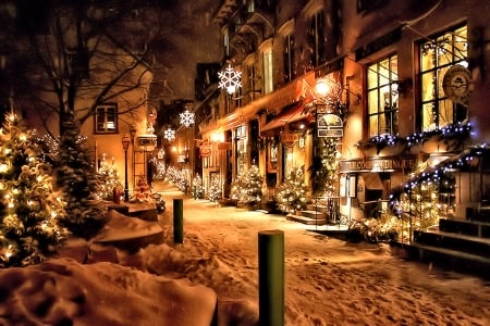 Christmas in Town - Photo, Winter, Snow, Christmas