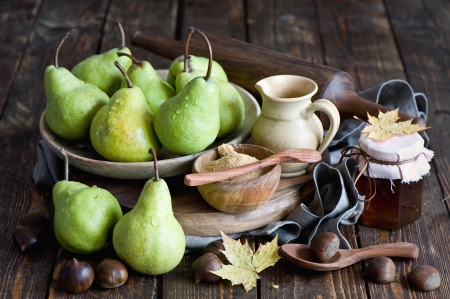 Pears - autumn, chestnuts, fall, fruits, pear, leaves, food