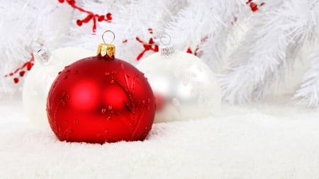 Christmas Ball  - wide screen, beautiful, photo, occasion, christmas, decoration, holiday, photography, december