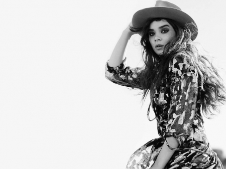 Hailee Steinfeld - hat, Hailee Steinfeld, Hailee, beautiful, singer, actress, 2015, Steinfeld, model, wallpaper, black white