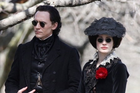 CRIMSON PEAK - MOVIE, TOM HIDDLESTON, JESSICA CHASTAIN, HORROR, GOTHIC, CRIMSON, PEAK, GHOSTS