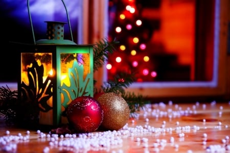 Christmas lantern - light, winter, fireplace, christmas, balls, home, lantern, cozy, snow, beautiful, holiday, house, tree, beauitful, decoration