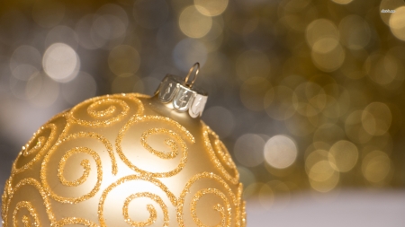 Elegant Golden Bauble