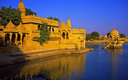 India - water, blue, windows7theme, india, buildings, river, minuments, lake, sky, building