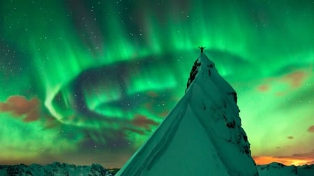 Moutain Borealis