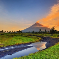 mayon volcano philippines