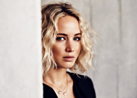 Jennifer Lawrence - woman, actress, jennifer lawrence, girl, black, blonde