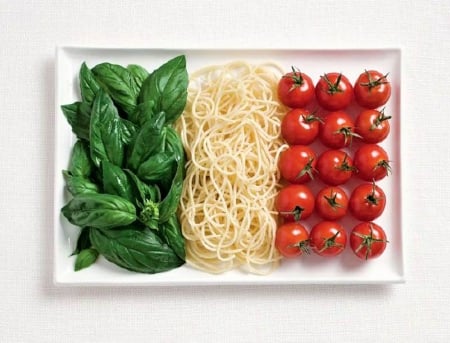 Italian Flag : Basil, pasta, and tomatoes - italian, pasta, falg, basil