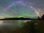 An Airglow Fan from Lake to Sky