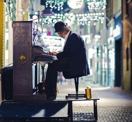 Street Misician - piano, people, cool, music, photograaphy