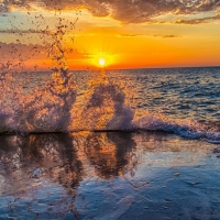 Splashing Waves