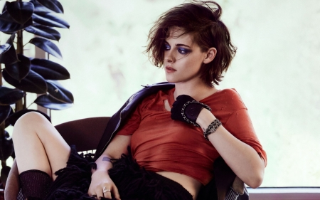 Kristen Stewart - Kristen Stewart, fashion, girl, actress, black, red, woman, model, gloves