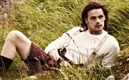 Sam Heughan - male, actor, green, Sam Heughan, grass, man