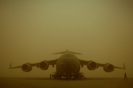 C-17A Globemaster: Dust - heli, sky, copter, water, usn, f14 tomcat, sand, turbo, military, jet, recon, fighter, bomber, prop, carrier, aircraft, wing, chopper, rocket