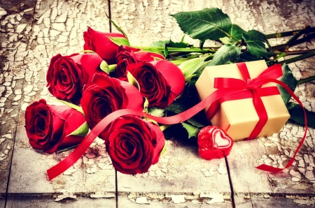 Happy Valentine's day! - love, gift, roses, day, valentine, bouquet, lovely, pretty, red, beautiful, holiday, happy