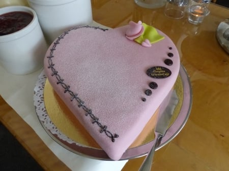 Valentine Cake - cake, pink, table, rose, plate, decoration