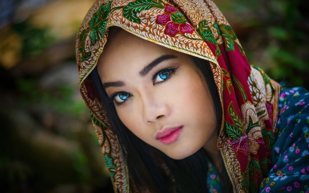 Beauty - woman, beauty, girl, blue eyes, scarf, model, face, red, green