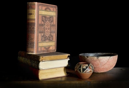 Still life - books, black, braun, bowl