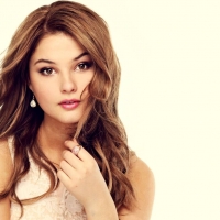 Stefanie Scott