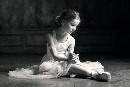 Little ballerina - black, white, ballerina, girl, bw, little, copil, child