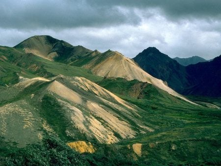 Alaskan Mountains - green, mountains, alaska