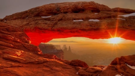 Sun over rocks - sunlight, beautiful, sunshine, sunrise, mountain, glow, fiery, sun, rocks