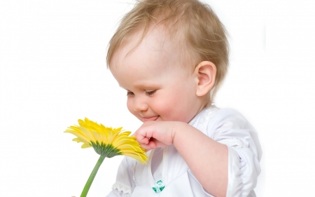 For you Momy! - flower, child, cute, mother, yellow, white, hand, day, boy, daisy