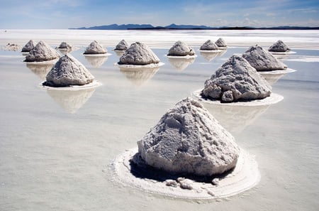 Piles of Salt - Salar de Uyuni, Bolivia - bolivia, prehistoric lake, piles of salt, salt, salt mounds, uyuni bolivia, luca galuzzi, galuzzi