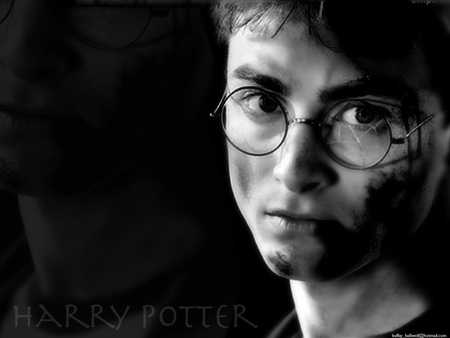 Harry Potter - radcliffe, harry potter, daniel radcliffe, harry, black and white, daniel, potter, celebrity