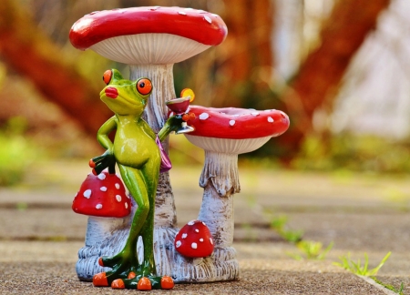 Miss froggy - mushroom, funny, red, green, figurine, frog