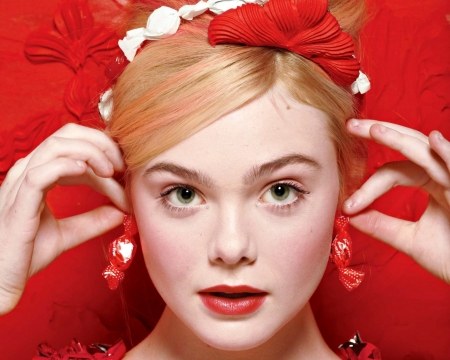 Elle Fanning - woman, actress, girl, elle fanning, candy, face, red, hand, blonde