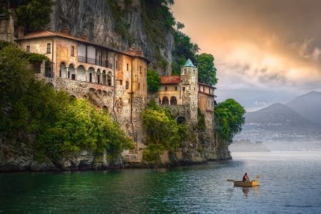 Houses on the coast on Italy - lake, house, italy, coast