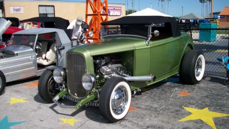 Hotrod - classic, white walls, motor, green