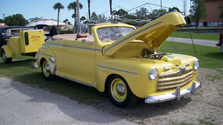 Classic Ford Conv - yellow, classic, hotrod, trailer