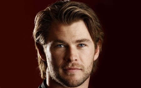 Chris Hemsworth - Blue eyes, handsome, beard, brown hair