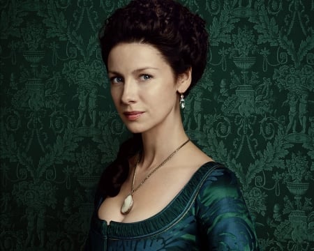 Outlander (TV Series 2014â€“ ) - outlander, caitriona balfe, history, actress, jewel, girl, fantasy, pendant, tv series, woman, green