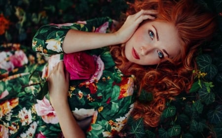 Redhead Beauty - flowers, redhead, model, girl, red lips