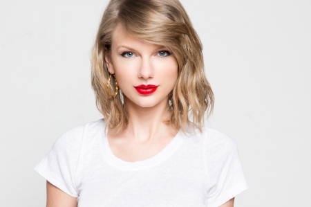 Taylor Swift - model, american, blonde, young, songwriter, babe, taylor swift, singer, woman