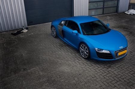 Audi R8 - street, Car, Audi, auto, R8, garage