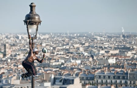 Iya Traore - male, paris, ball, sport, lantern, france, montmartre, man, city, iya traore, football