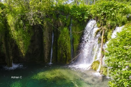 Watterfal - green, watterfal, lake, forest, mountain